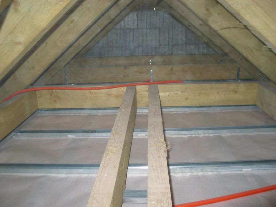 Priprava stropa za vpihovanje celulozne toplotne izolacije Trendisol